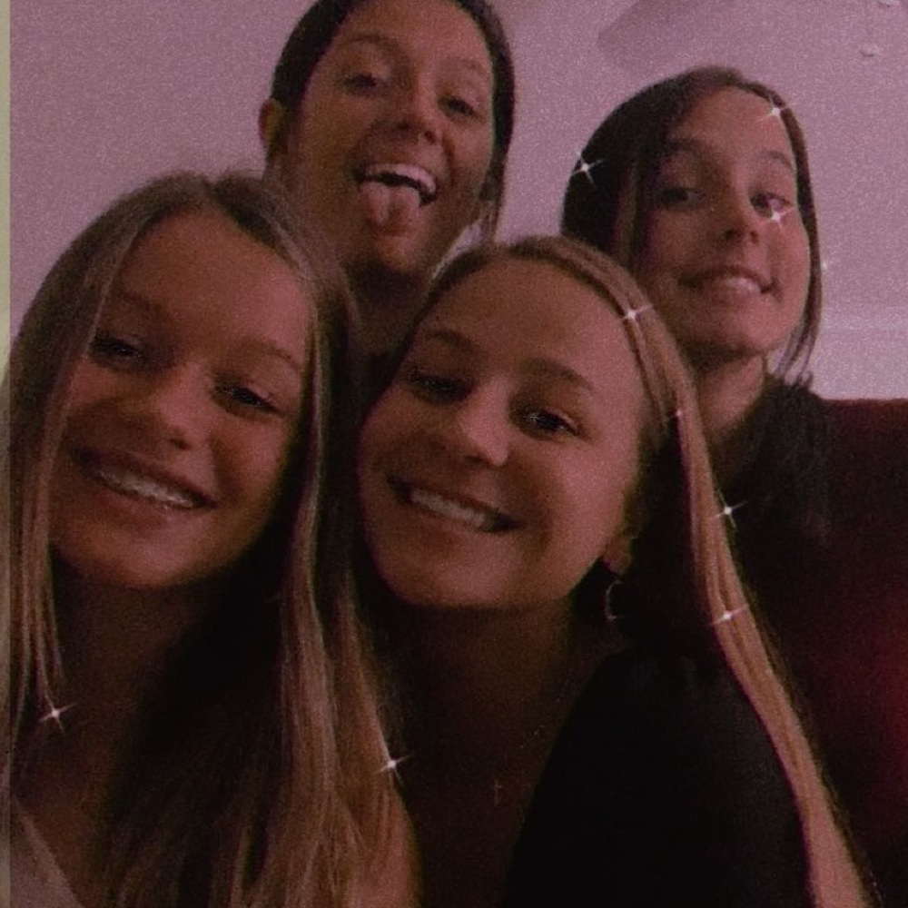 Meet your Posher, Caroline